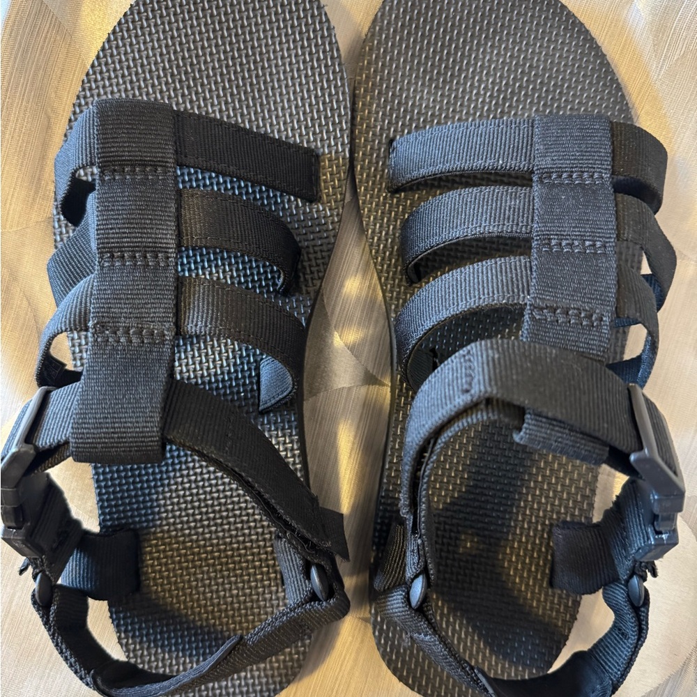 Teva Black Multi‑Strap Outdoor Sandals